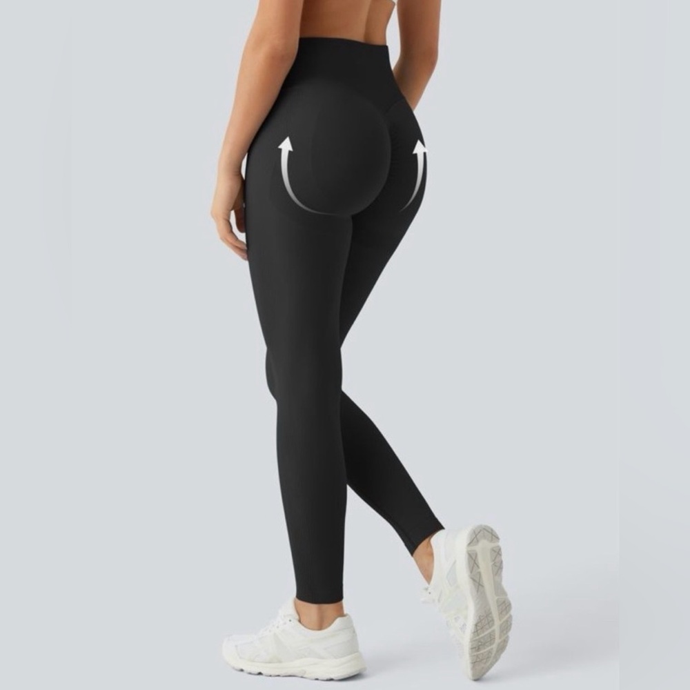 HALARA Seamless Flow High Waisted Booty Scrunch Leggings | XS 7/8" Length |